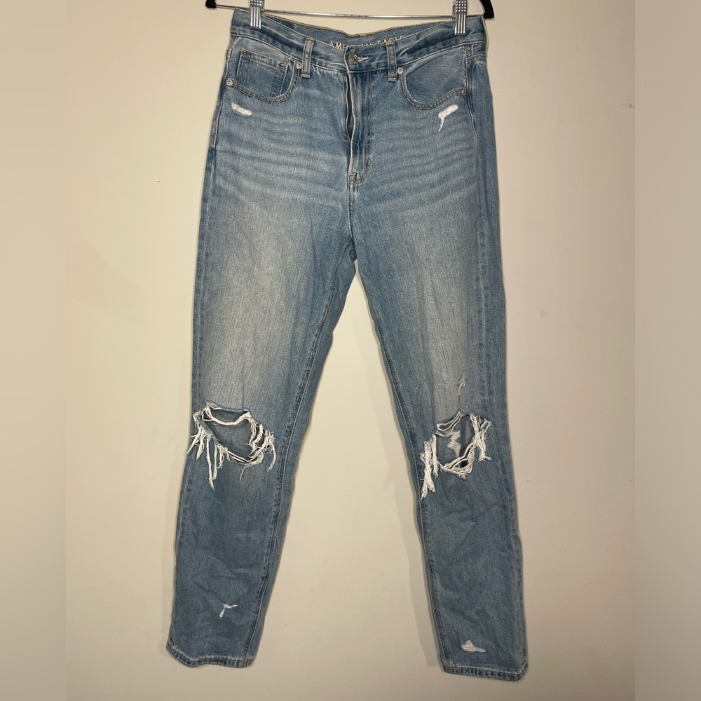 American Eagle Distressed Jean